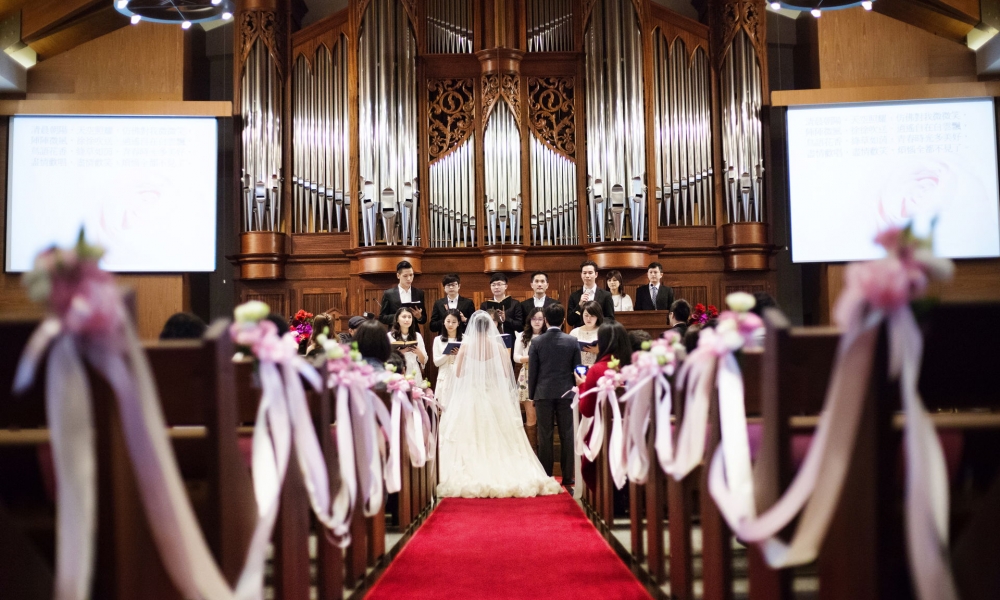 想擁有一場在教會中神聖又浪漫難忘的基督教婚禮?14個必拍結婚禮拜重點畫面、基督教婚禮程序單一次搞懂!