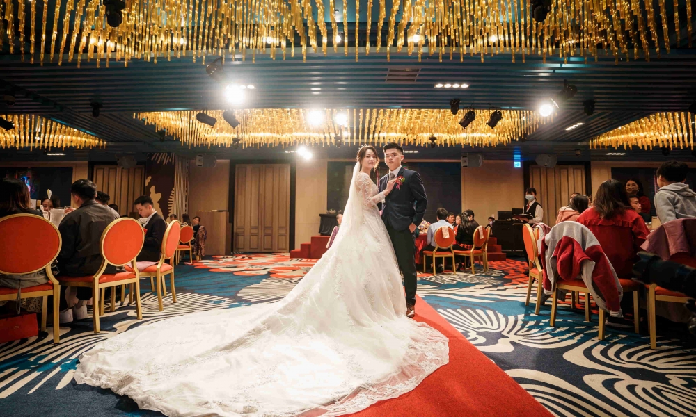 《新竹婚攝》幸福的我們讓愛更耀眼/晶宴會館 御豐館