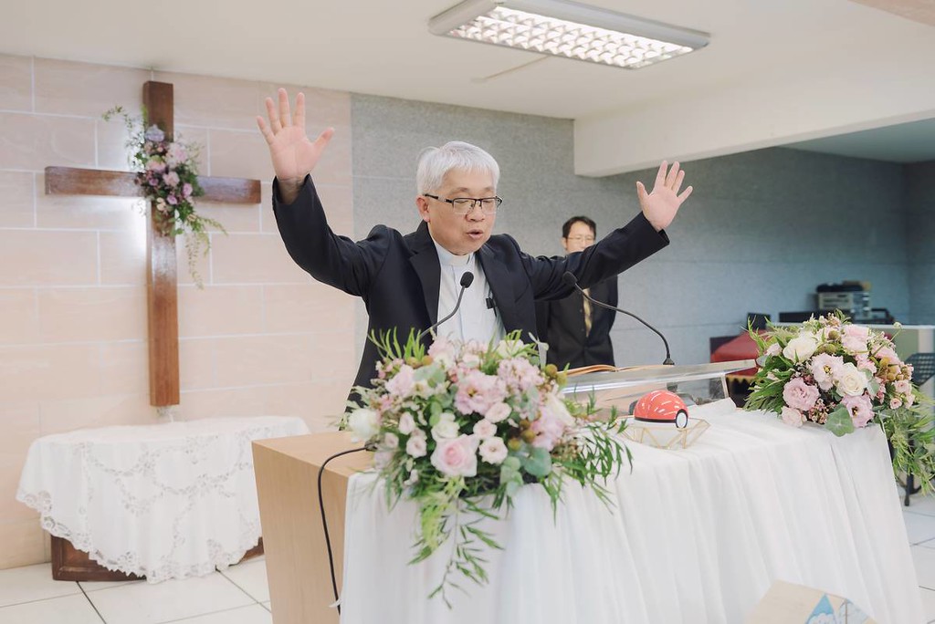 想擁有一場在教會中神聖又浪漫難忘的基督教婚禮？14個必拍結婚禮拜重點畫面、基督教婚禮程序單一次搞懂！