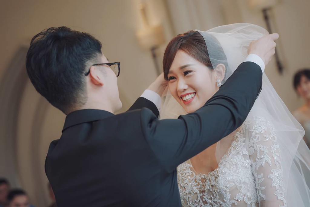 想擁有一場在教會中神聖又浪漫難忘的基督教婚禮？14個必拍結婚禮拜重點畫面、基督教婚禮程序單一次搞懂！
