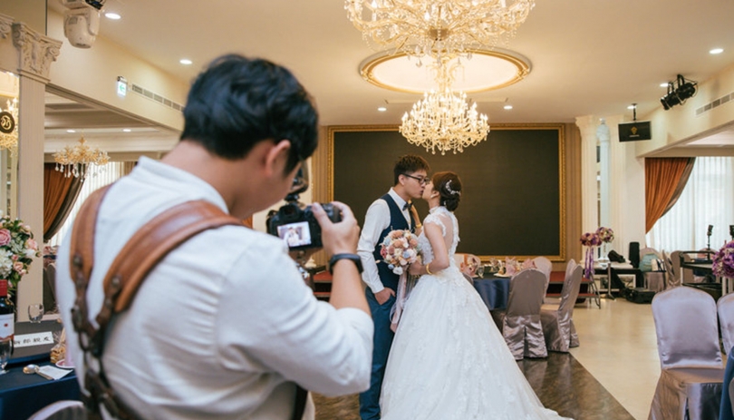婚禮攝影師不只要會拍更是要合拍！J-Love 婚禮攝影團隊絕對神準，幫你找到最適合的婚禮攝影師！