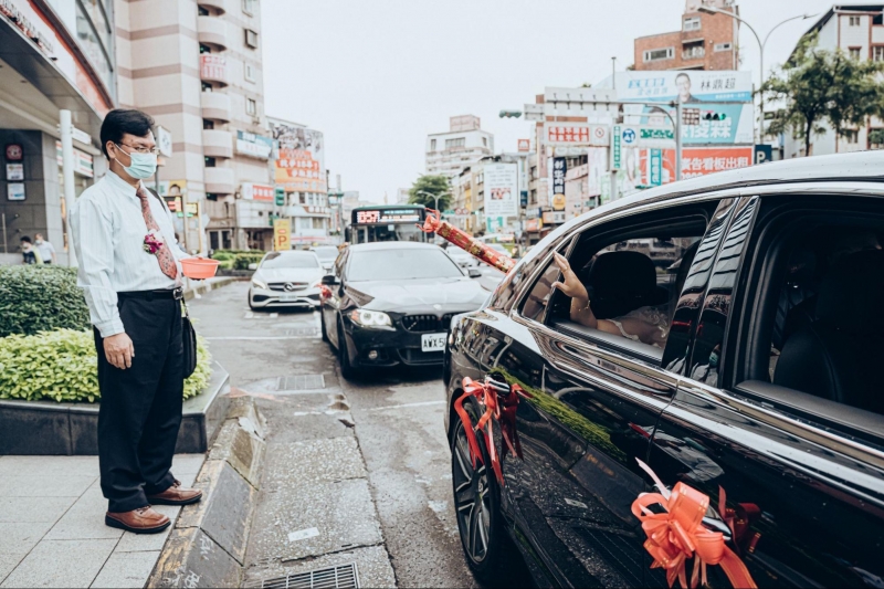 丟扇子