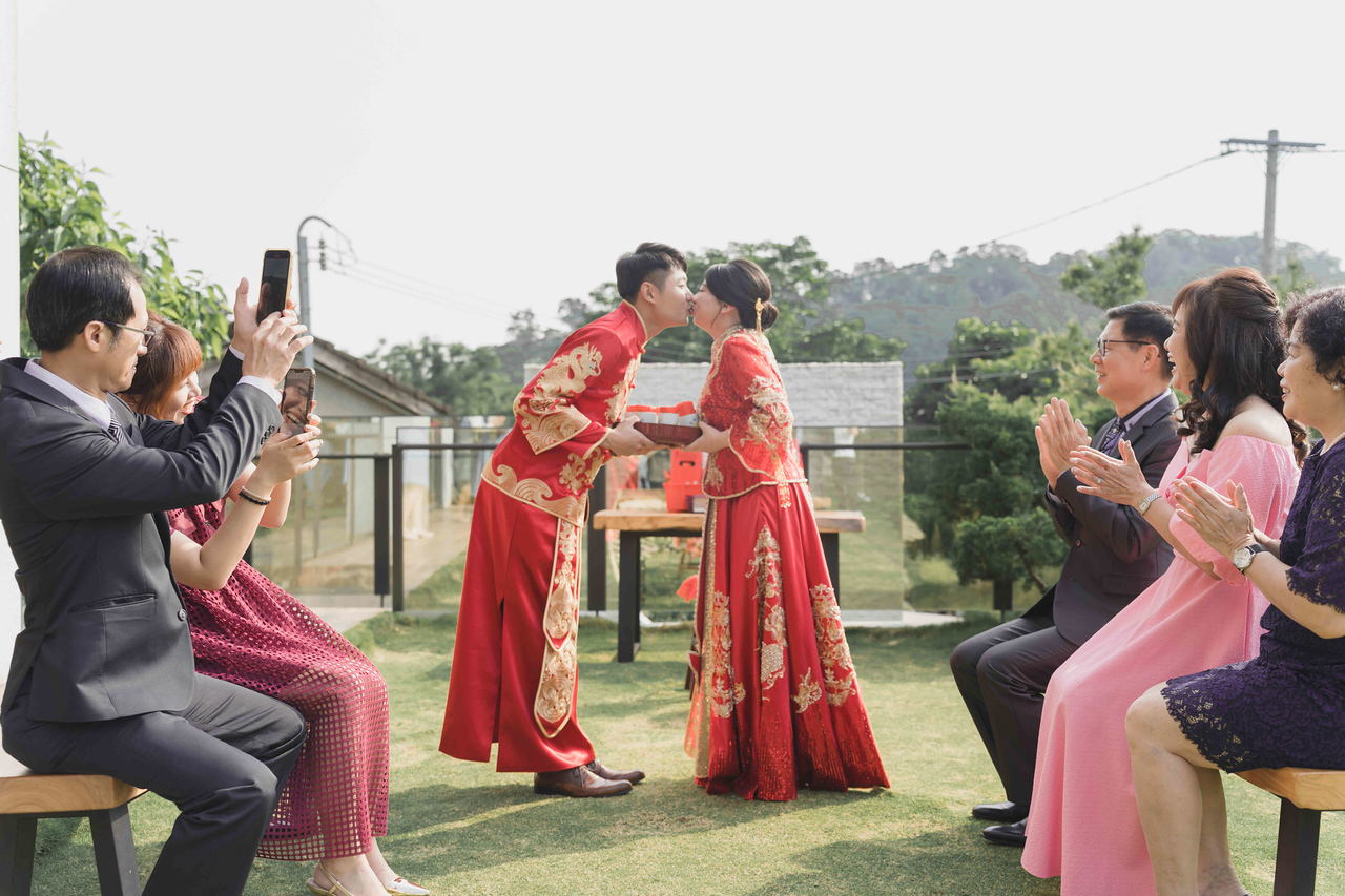 【2025新型態婚禮】六重點揭開微型婚禮浪漫面紗：高度客製化、派對般的家宴、主題婚禮模式、輕鬆與親友享受的獨特婚禮體驗